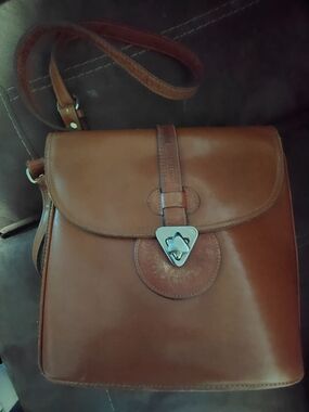 Moda Italiana Classic Brown Leather Crossbody Bag